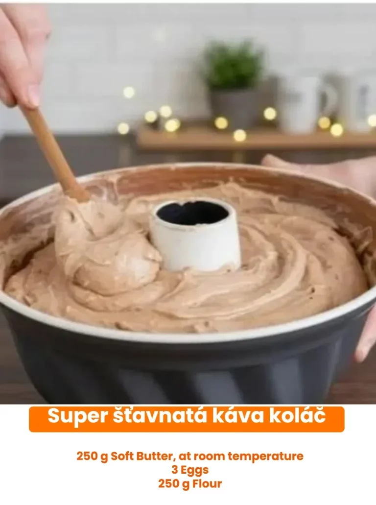 Super šťavnatý káva koláč s bohato chutným kávovým krémom