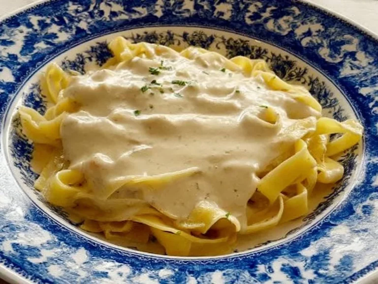 Recept na syrľovú omáčku s tanierom hotového jedla