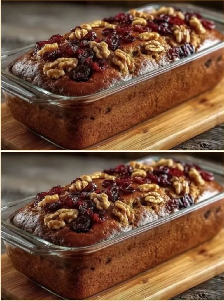 Diabetická vianočná torta s jablkami na sviatočnom tanieri