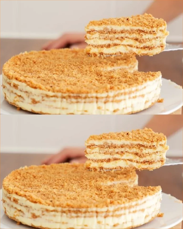 Rýchly drobový koláč s ovocím a posypom